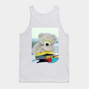 Teddy bear loves reading Tank Top